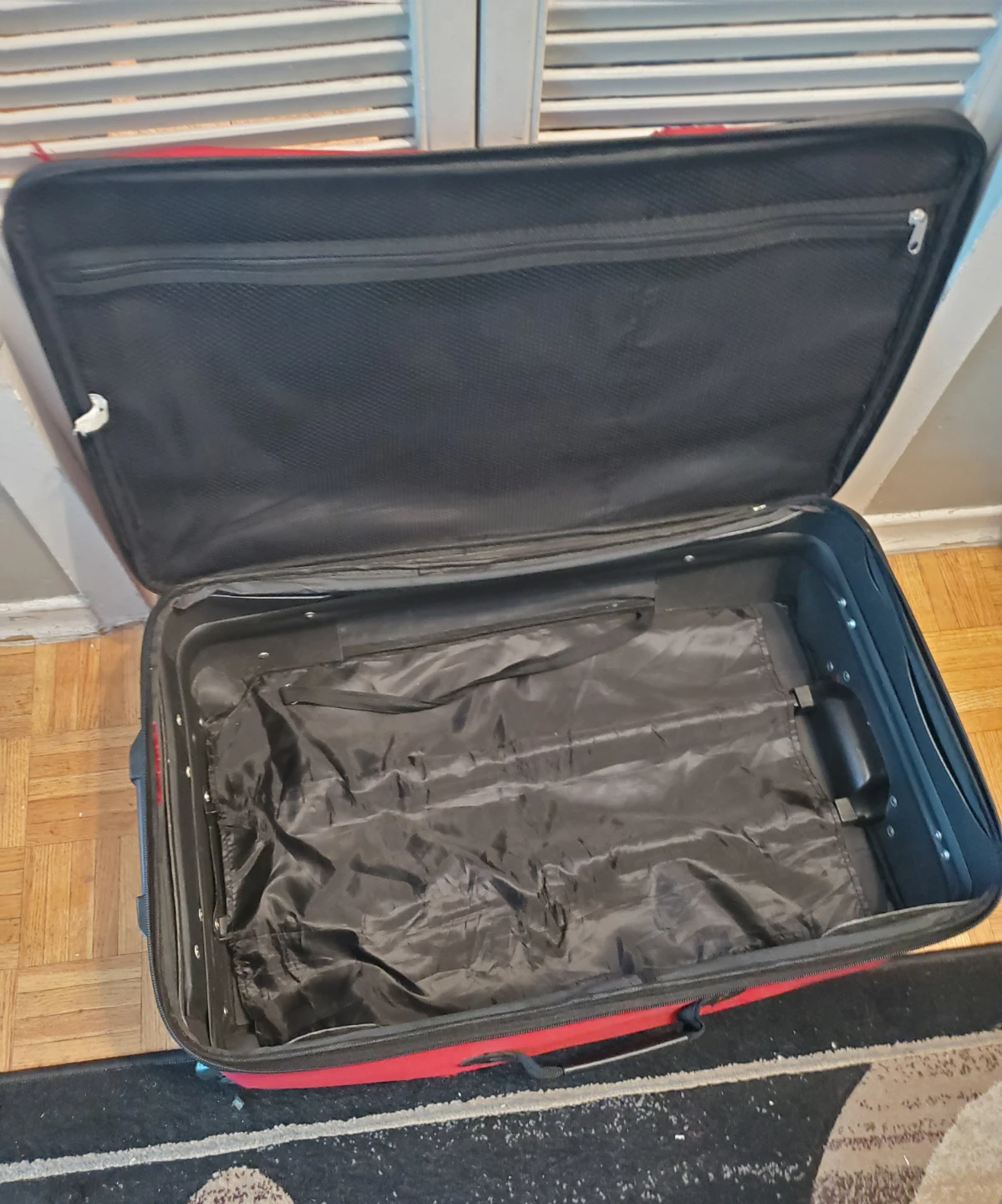 Travel Luggage Big & Small - photo 3