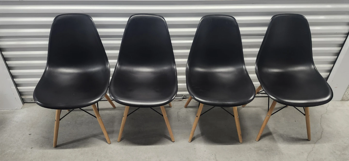 Dinning chairs of 4 for $40