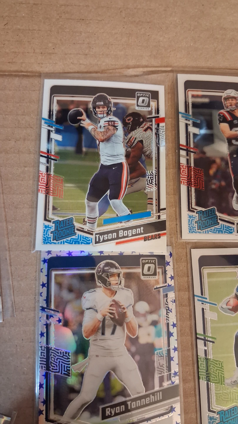 Panini NFL Football Cards - 2022 Optic Rated Rookie - photo 5