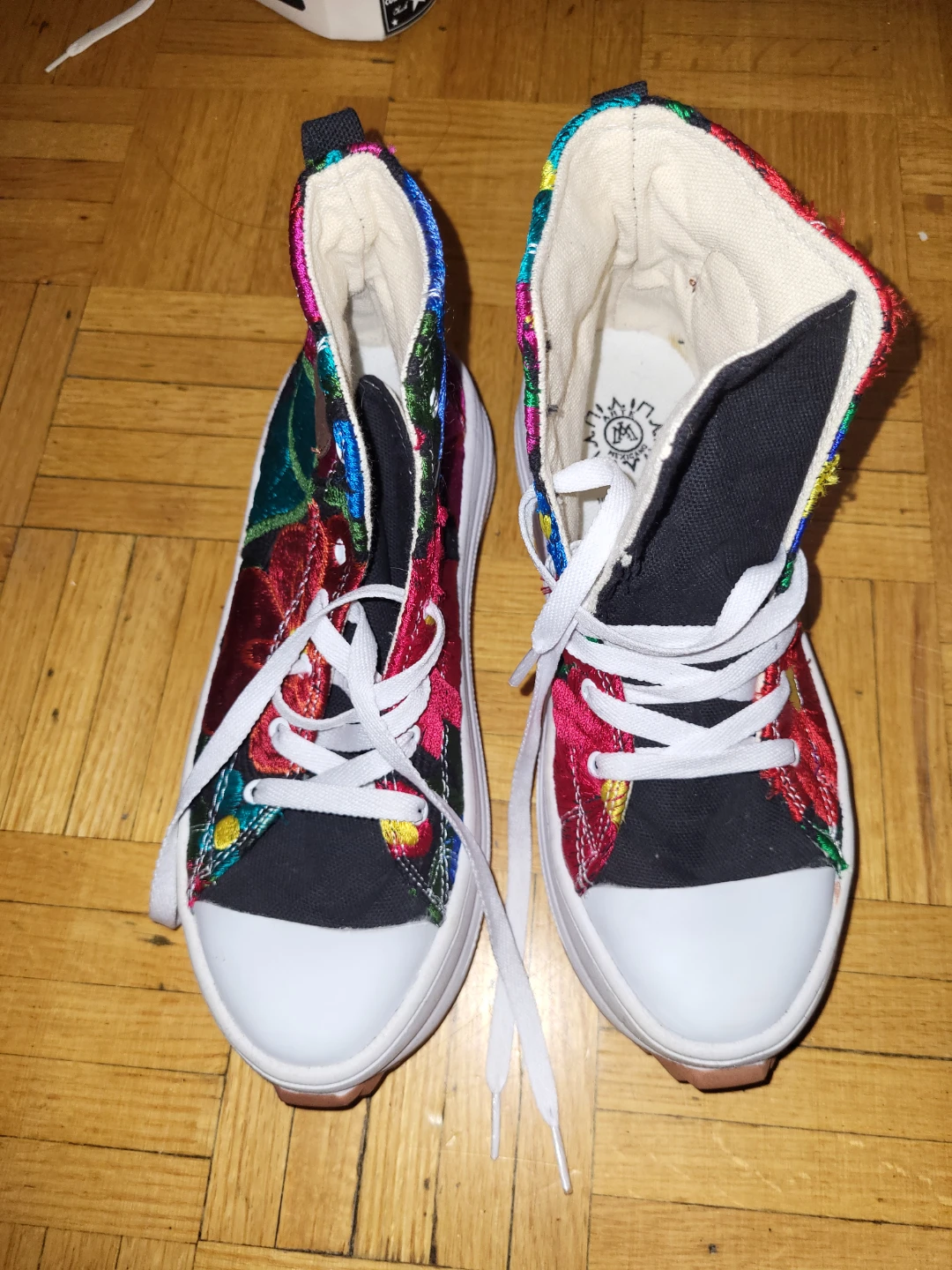 ⚽️ Embroidered High-Top Sneakers - Size 24 - photo 4
