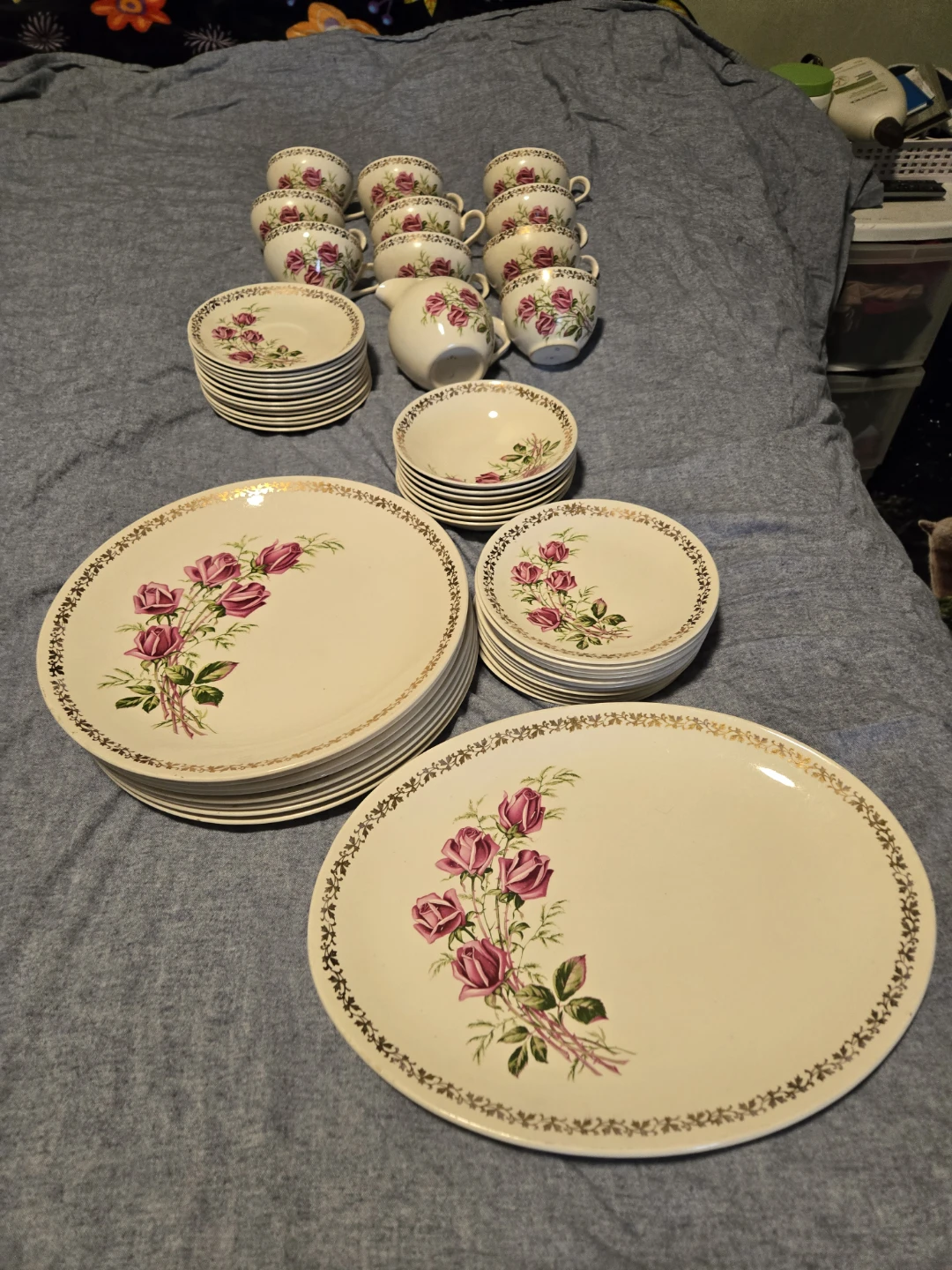 Vintage Rose Pattern Dinnerware Set