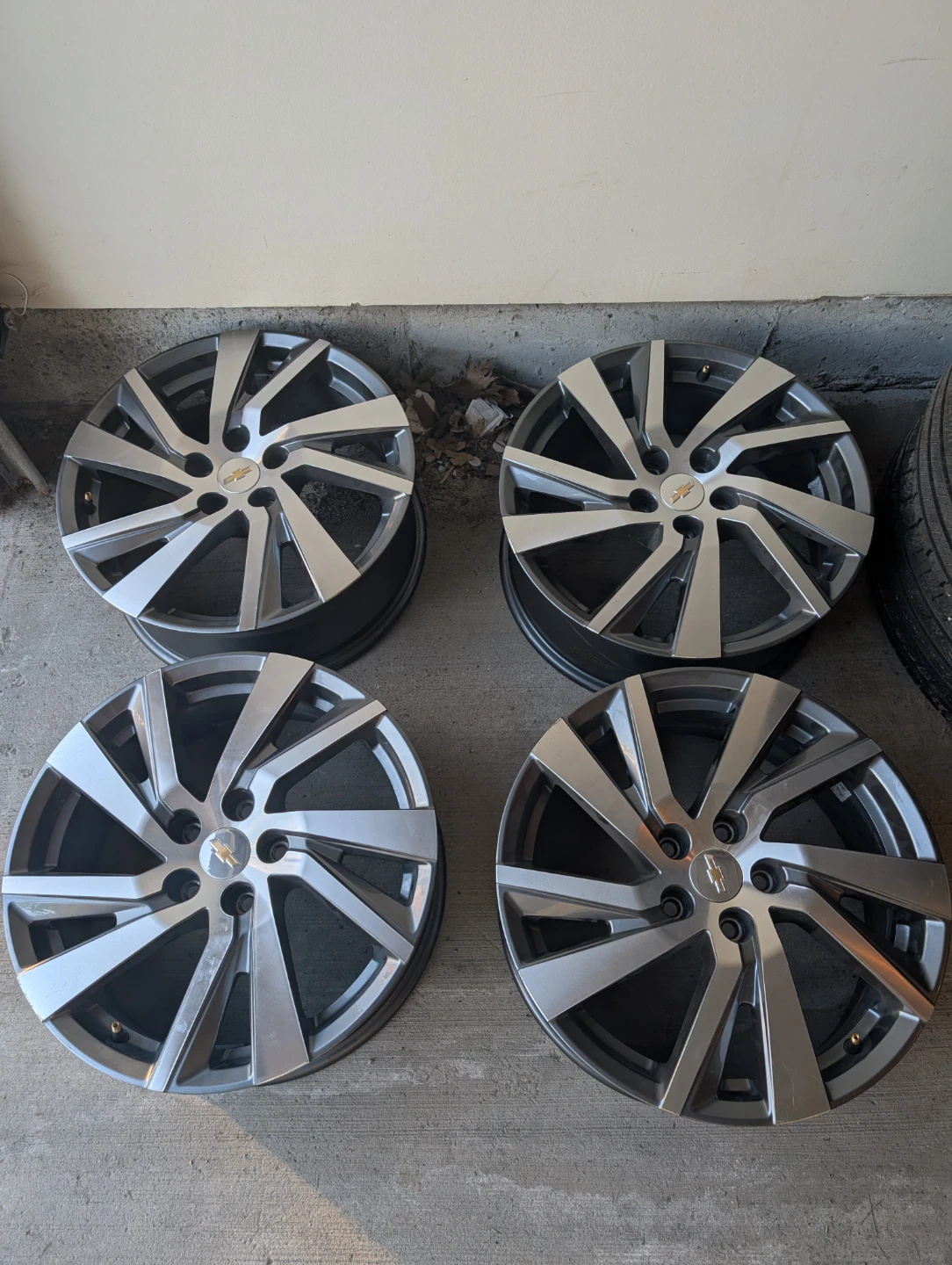BARELY USED: Rims with TPMS that came off 225/60 R18 tires - photo 5