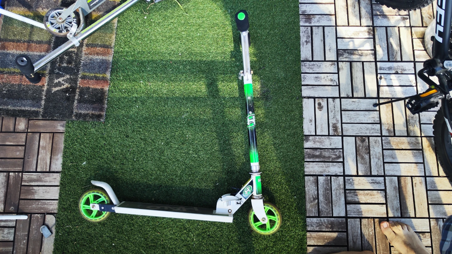 Halo Folding Scooter - Green