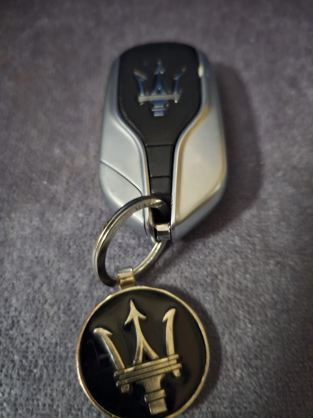 Maserati Key Fob and Keychain - photo 2
