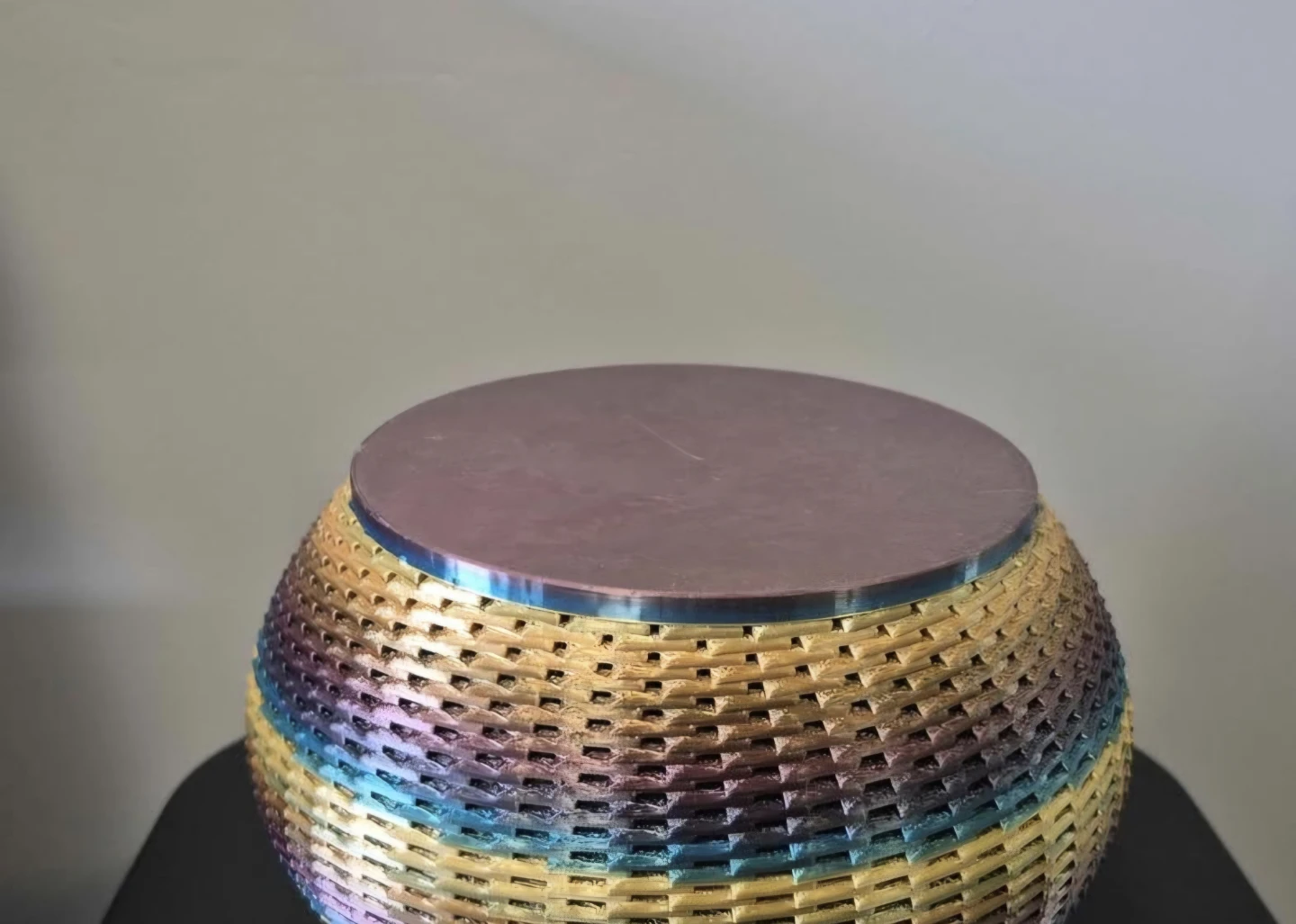 🌈 🌿Stunning Geometric Rainbow Vase – Unique 3D Printed Art Piece - photo 4