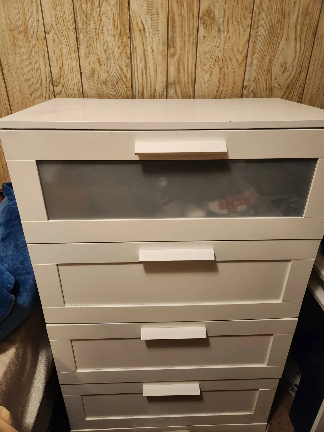 White 4-Drawer Dresser