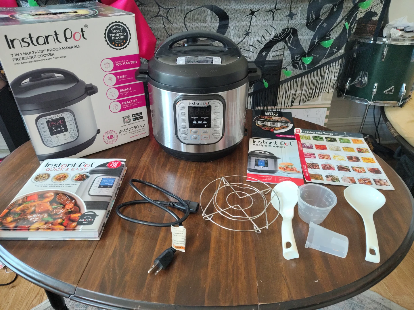 Instant Pot Duo 60 V3 7-in-1 Programmable Pressure Cooker
