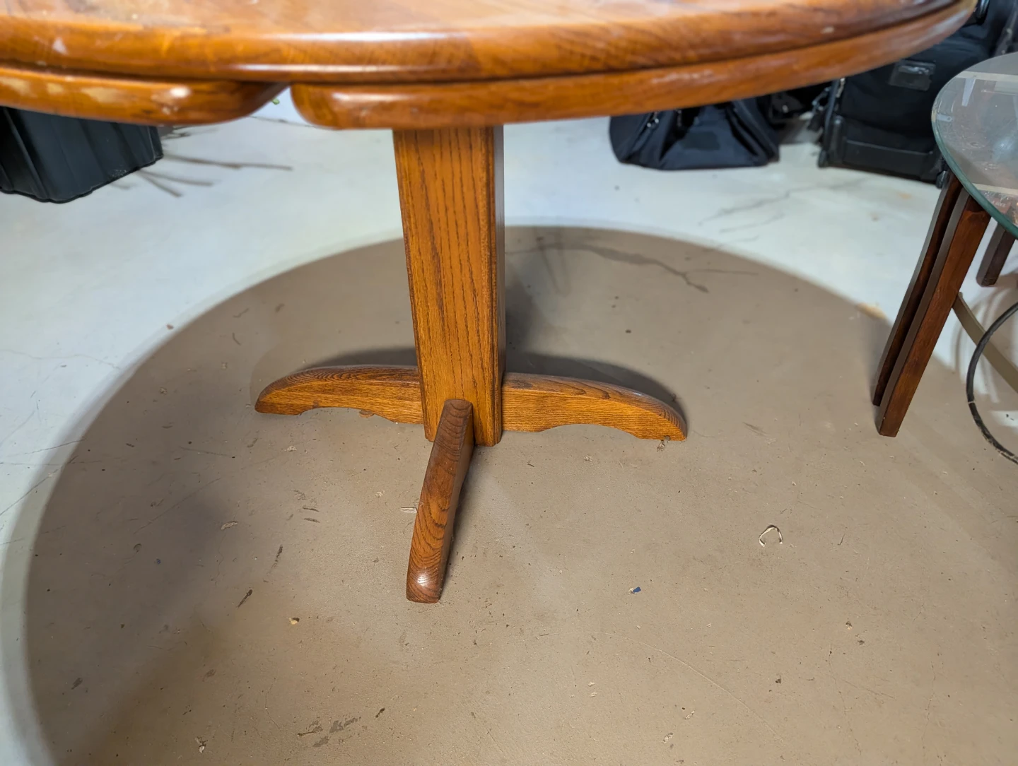 Table with Hidden Swivel Trays - photo 4