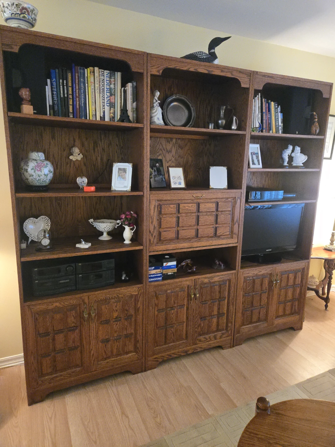 Solid Oak Entertainment Unit and Bookshelf - photo 4
