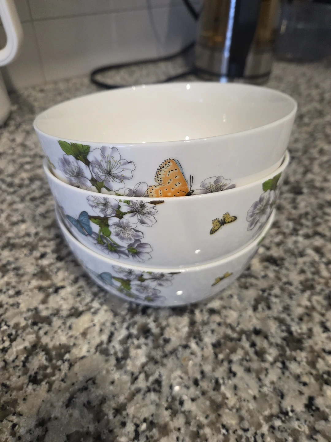 Set of 3 White Ceramic Bowls ⚽️