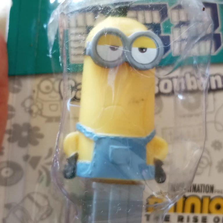 PEZ Minions The Rise of Gru Candy ⚽ Dispenser - photo 3