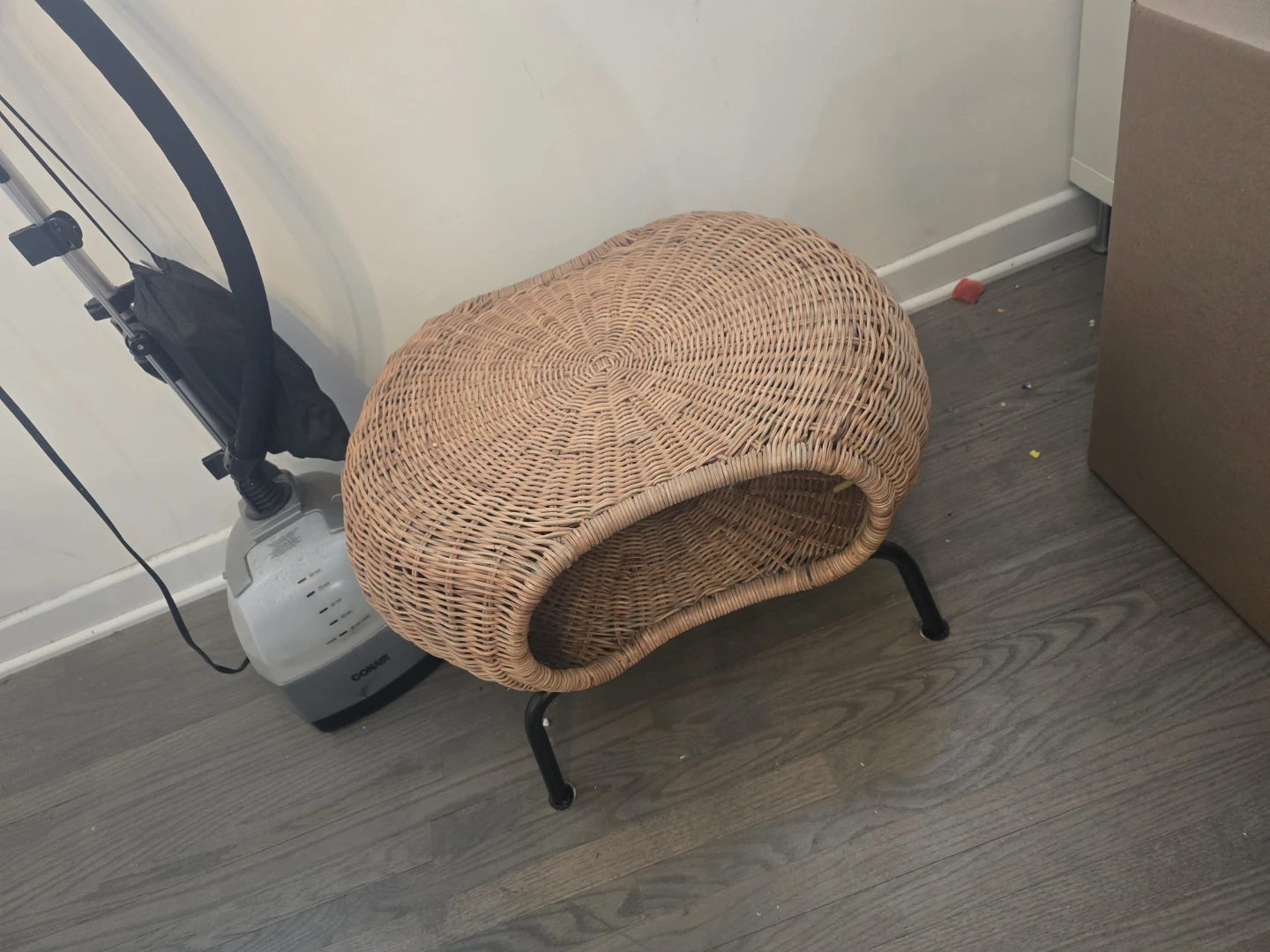 Wicker foot stool