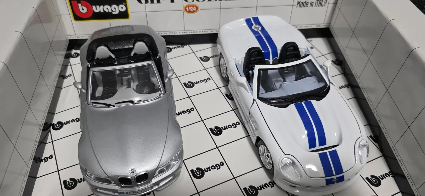 Bburago Gift Collection 1/24 Scale Die-Cast Cars⚽
