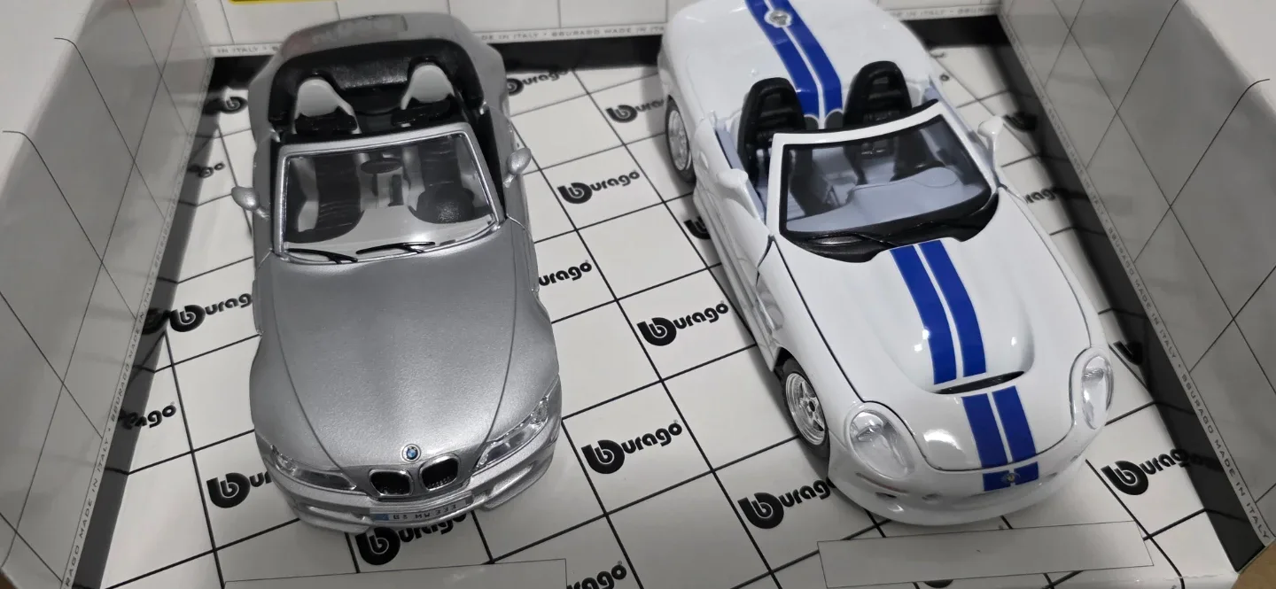 Bburago Gift Collection 1/24 Scale Die-Cast Cars⚽ - photo 3