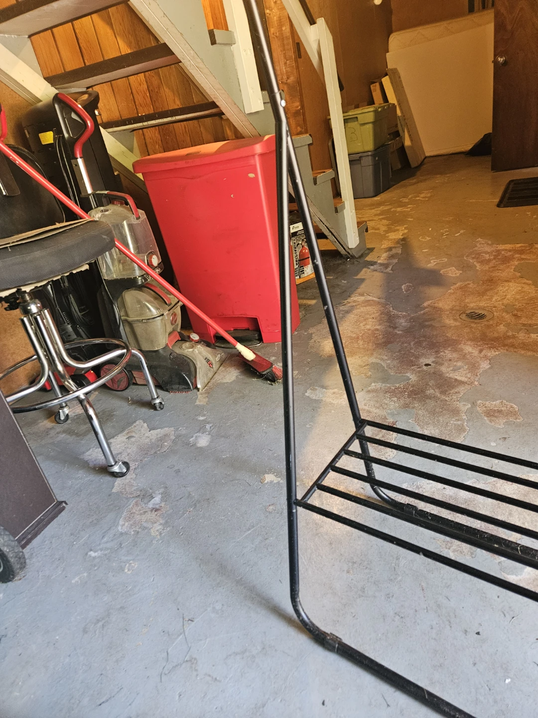 Black metal garment rack with shelf - photo 4