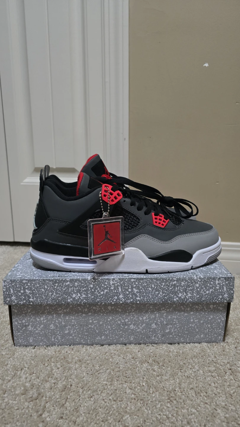 Jordan 4 Retro