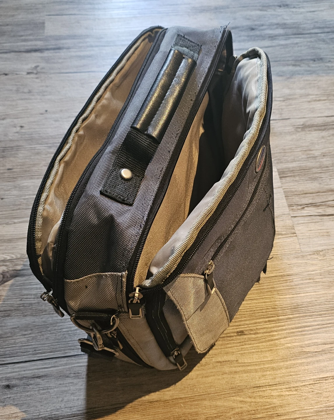 American Tourister Messenger Bag - photo 4