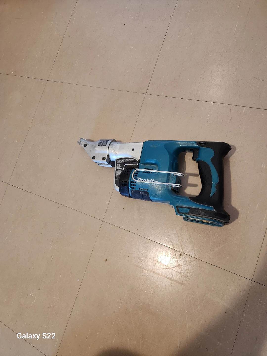Makita Cordless Metal Shears - photo 2