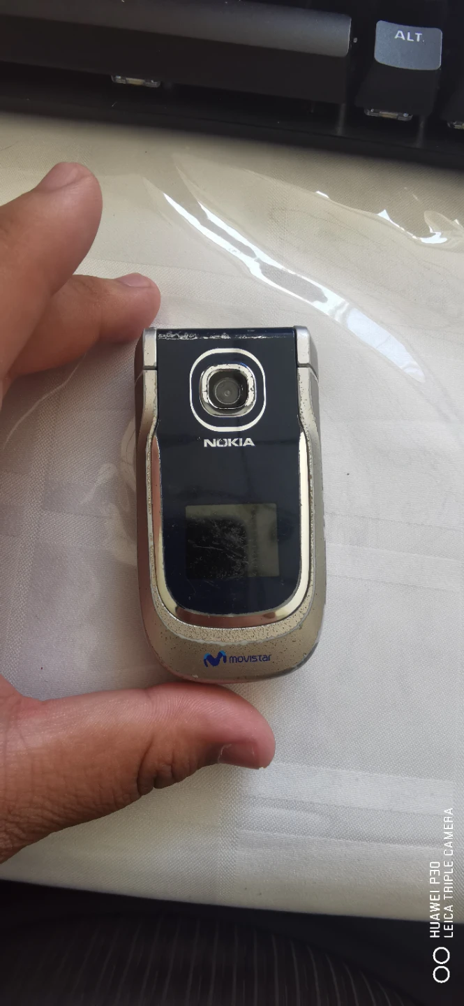 2G Nokia Flip Phone (Movistar) - photo 2