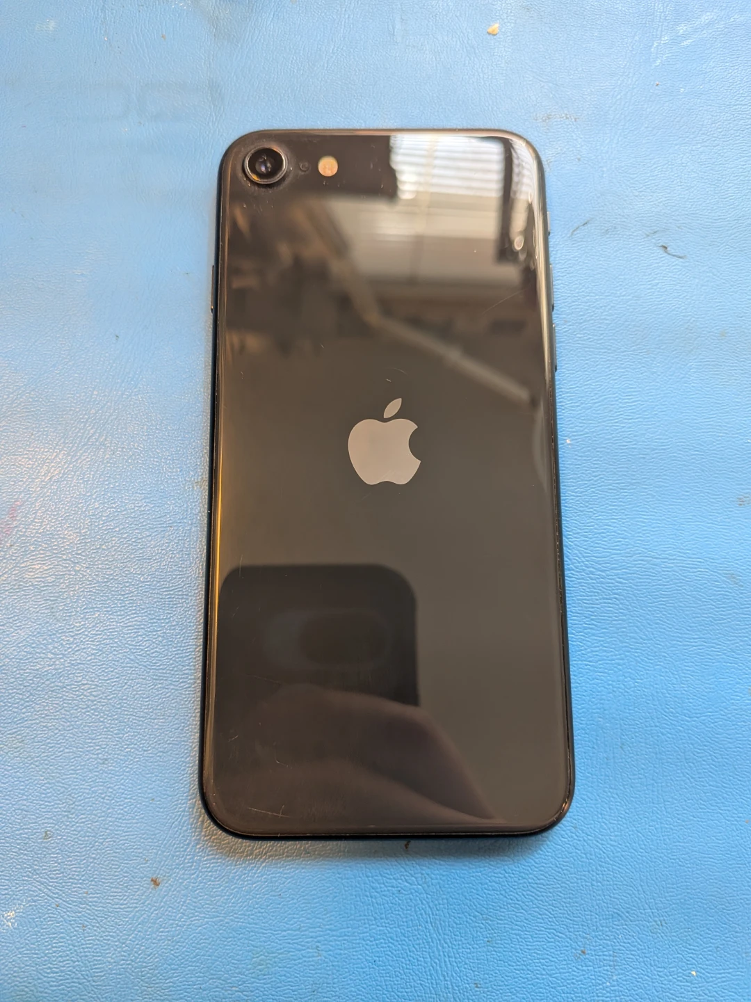 iPhone SE 2 64GB - photo 2