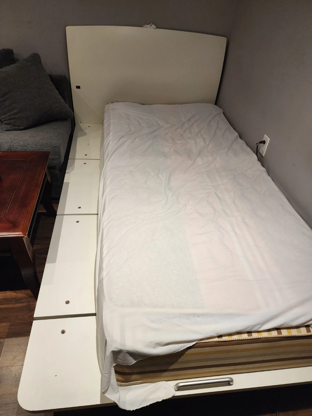 White single bed foldable frame