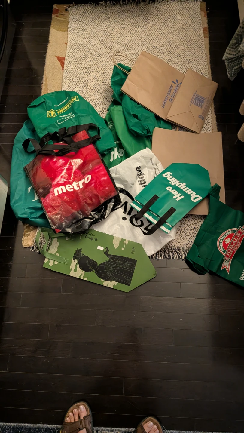 FREE Assorted Reusable Shopping Bags