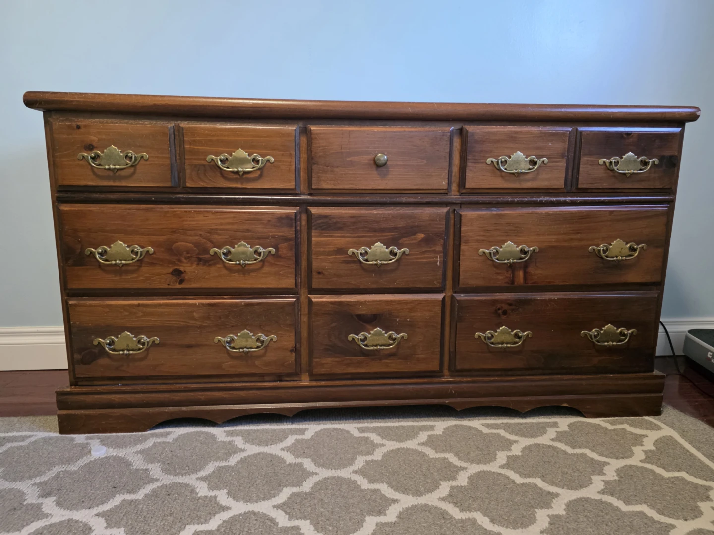 Solid Wood Dresser - Vintage - photo 2