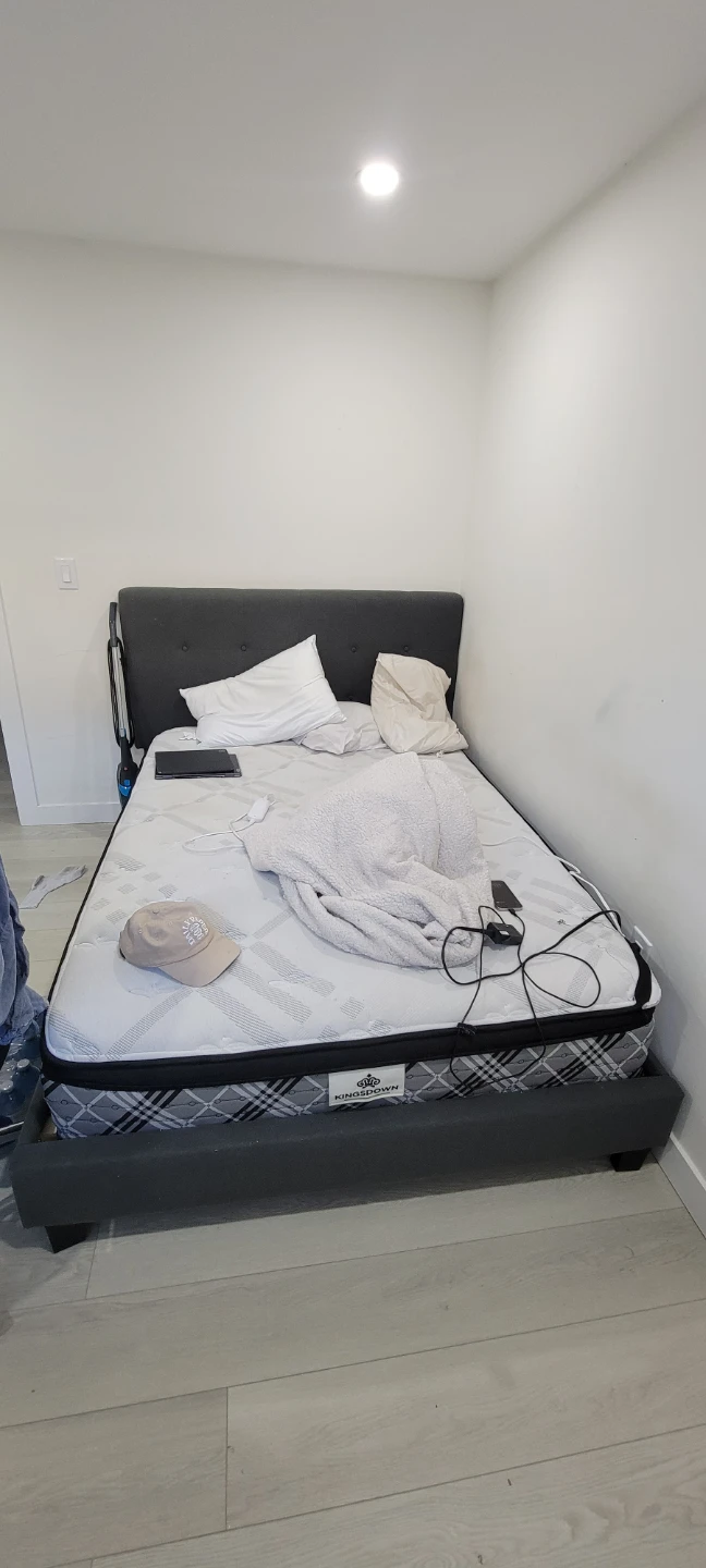 Kingsdown Mattress with bed - photo 2