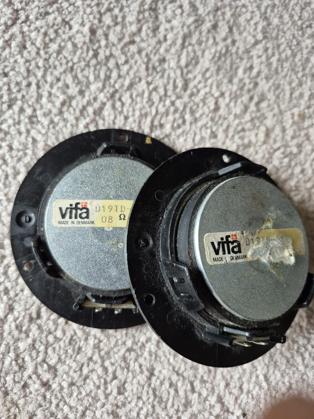 2 Vifa D191D-08 8 Ohm Speakers