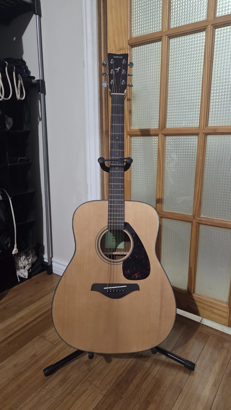 Yamaha Acoustic Guitar