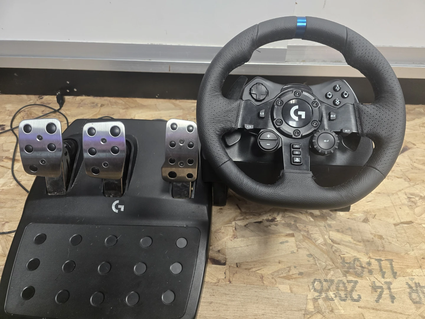 Logitech G923 Racing Wheel and Pedals