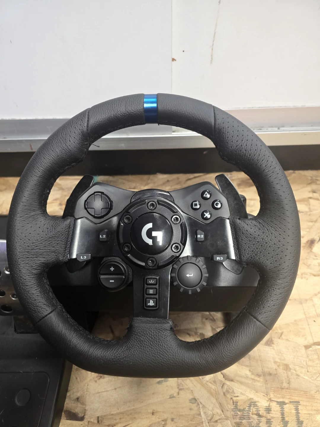 Logitech G923 Racing Wheel and Pedals - photo 2