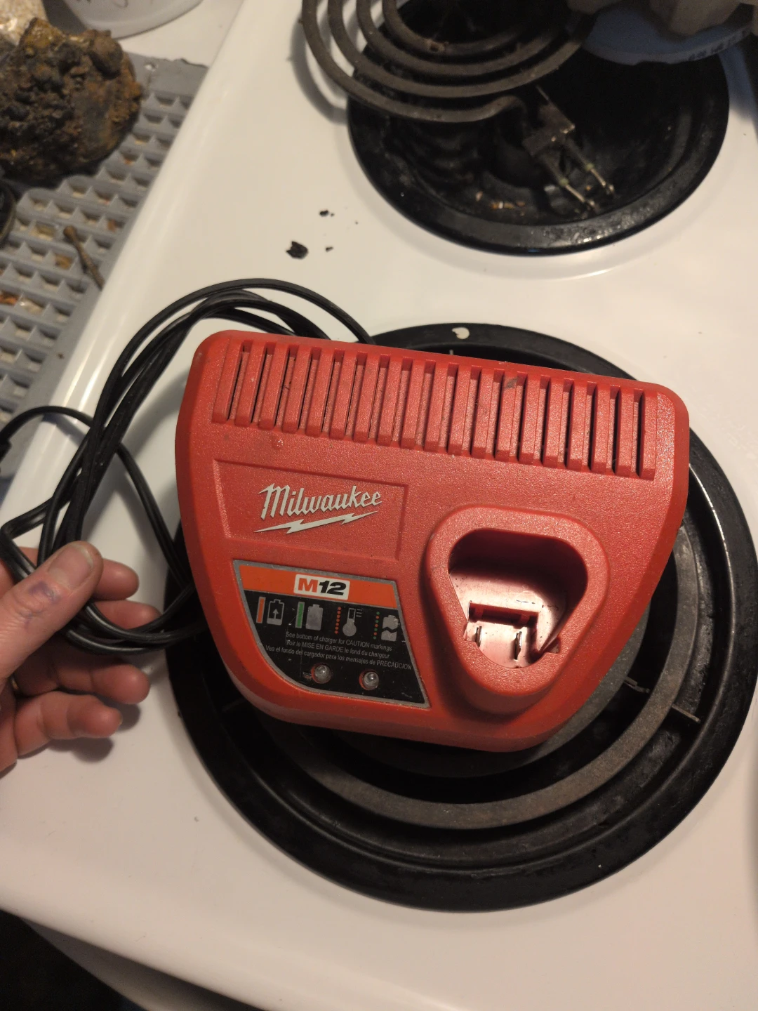 Milwaukee M12 Battery Charger ⚽