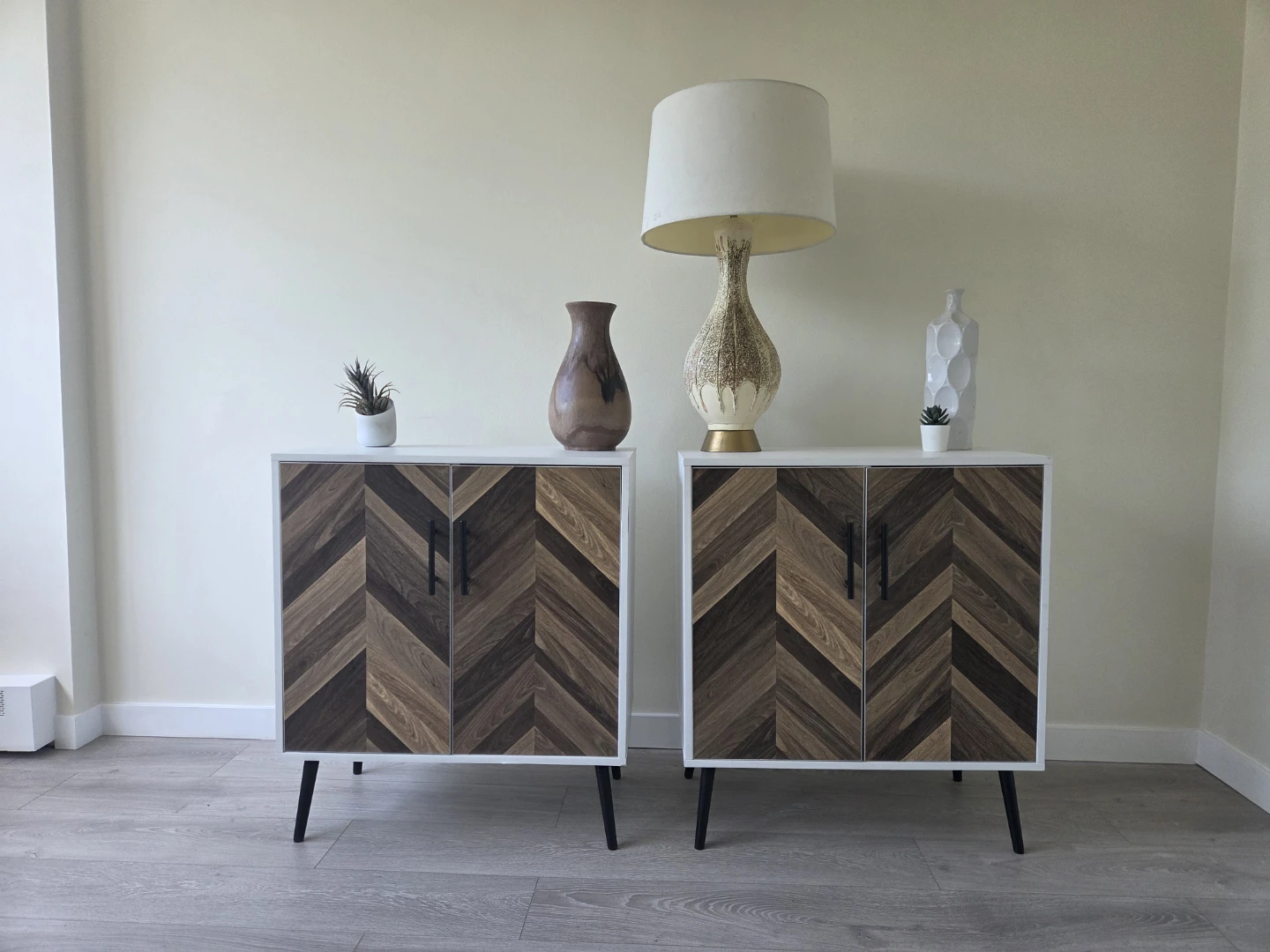 MCM/Rustic Style Record Player Cabinet - photo 5