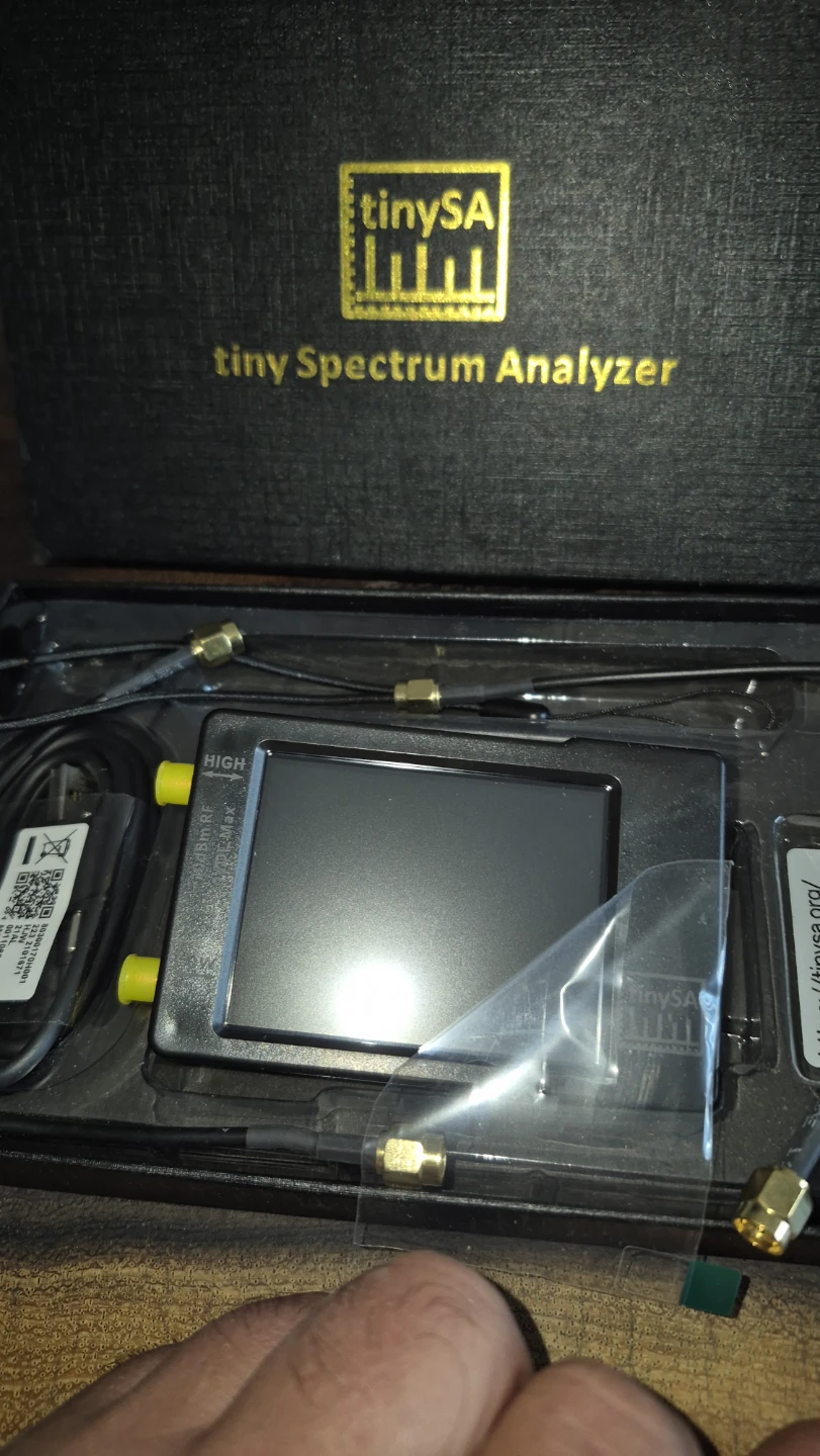 TinySA Portable Spectrum Analyzer - photo 4