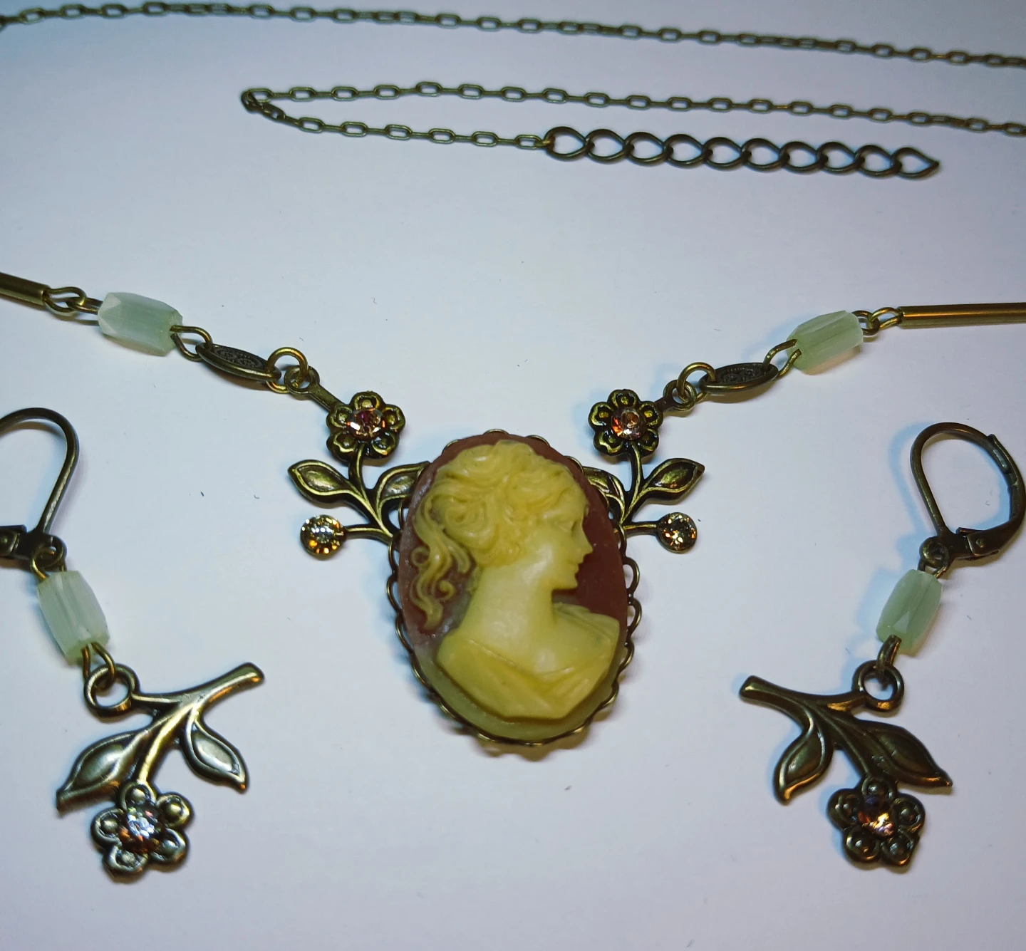 Cameo Necklace and Earring Set - photo 4