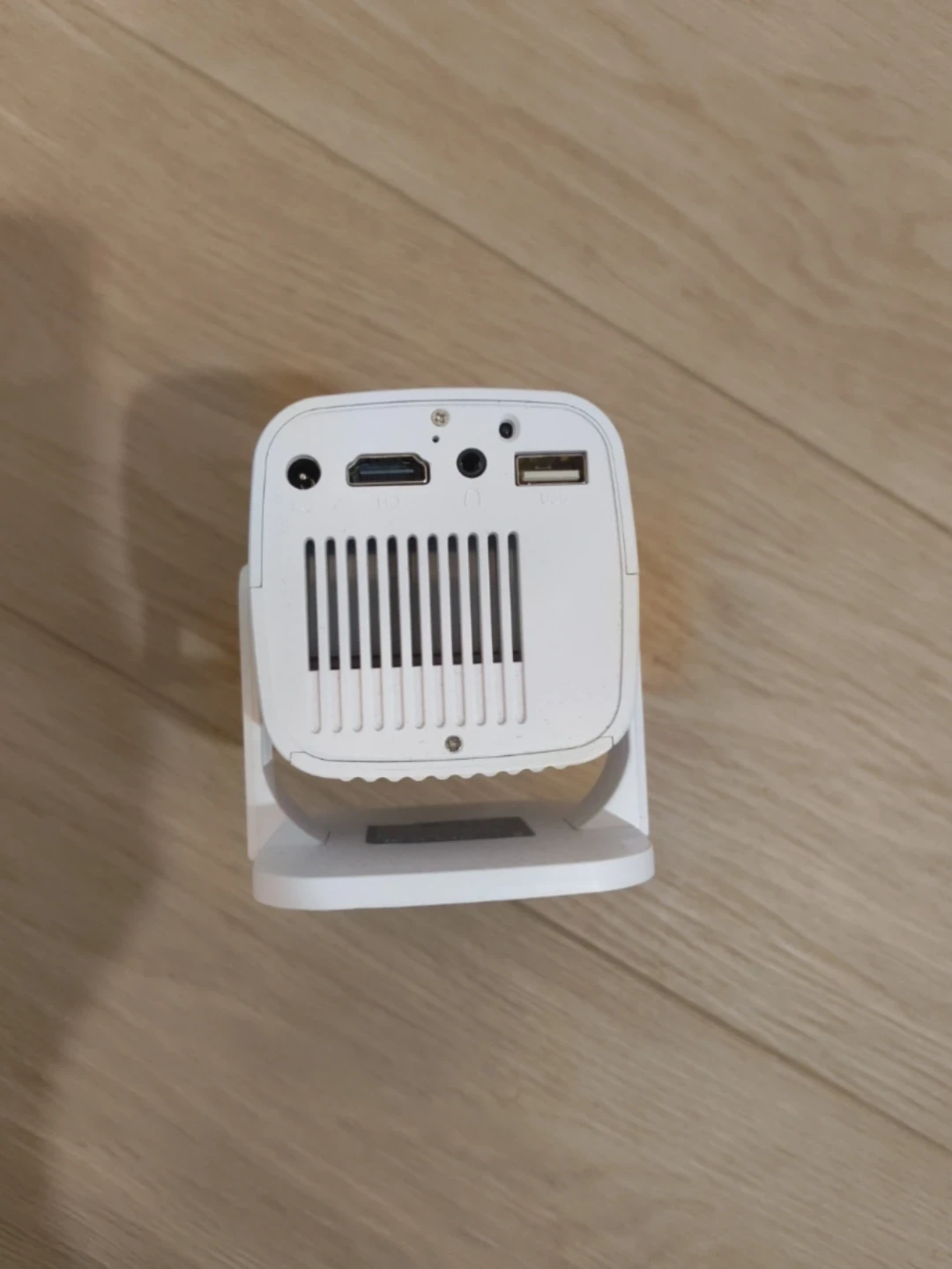 White Mini Projector with Remote and Case - photo 2