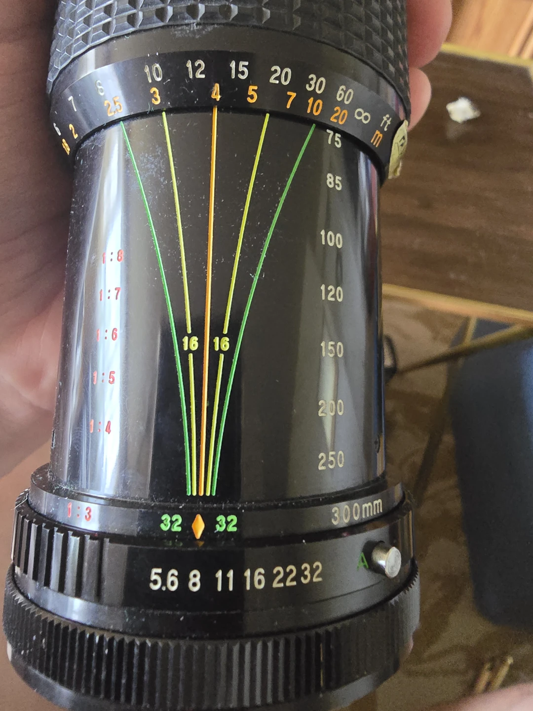 Albinar-ADC 75-300mm f/5.6 Macro Lens - photo 3