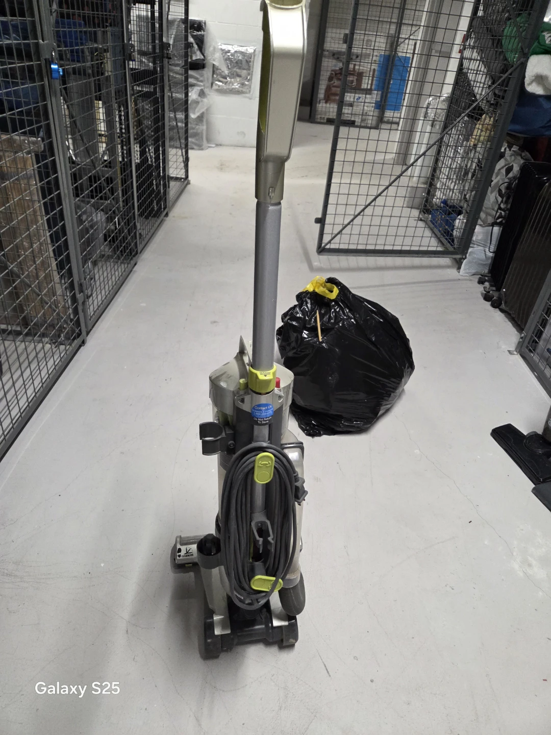 Hoover Air Sprint Bagless Upright Vacuum - photo 2