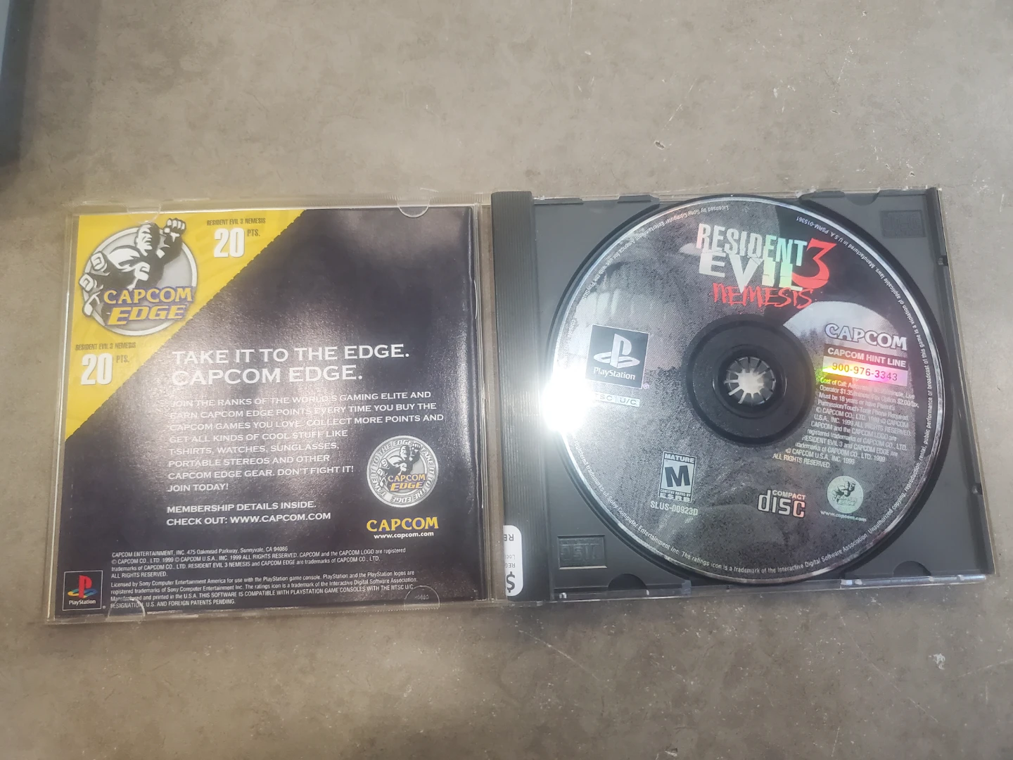 Resident Evil 3: Nemesis PlayStation 1 Game - photo 3