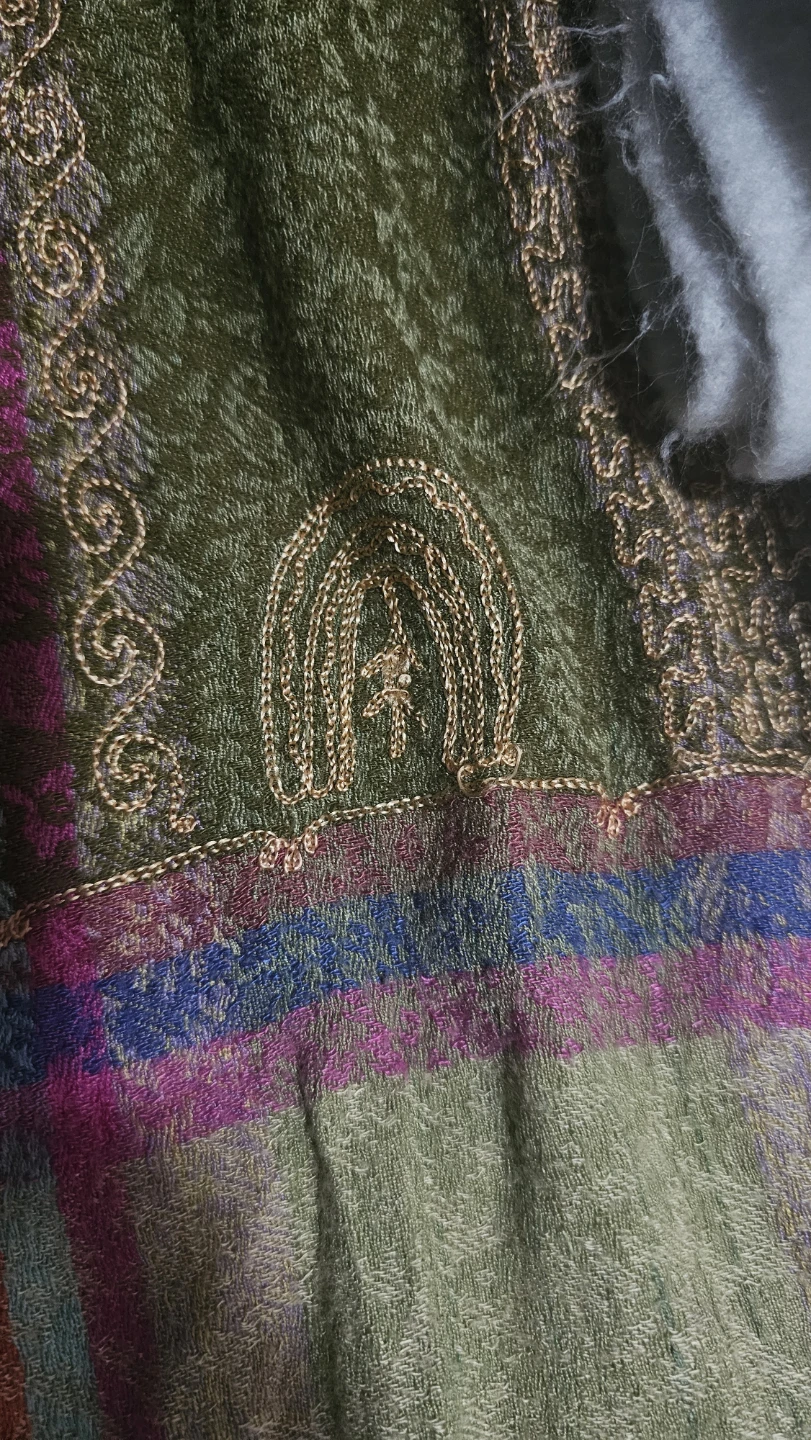 Bundle of 5 Scarves + Bonnet - photo 2