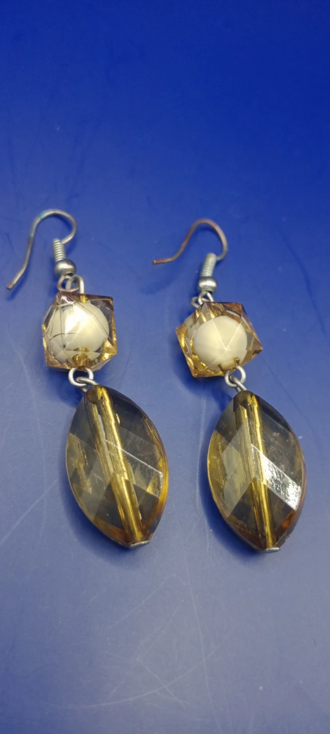 Amber and cream dangle earrings - photo 2