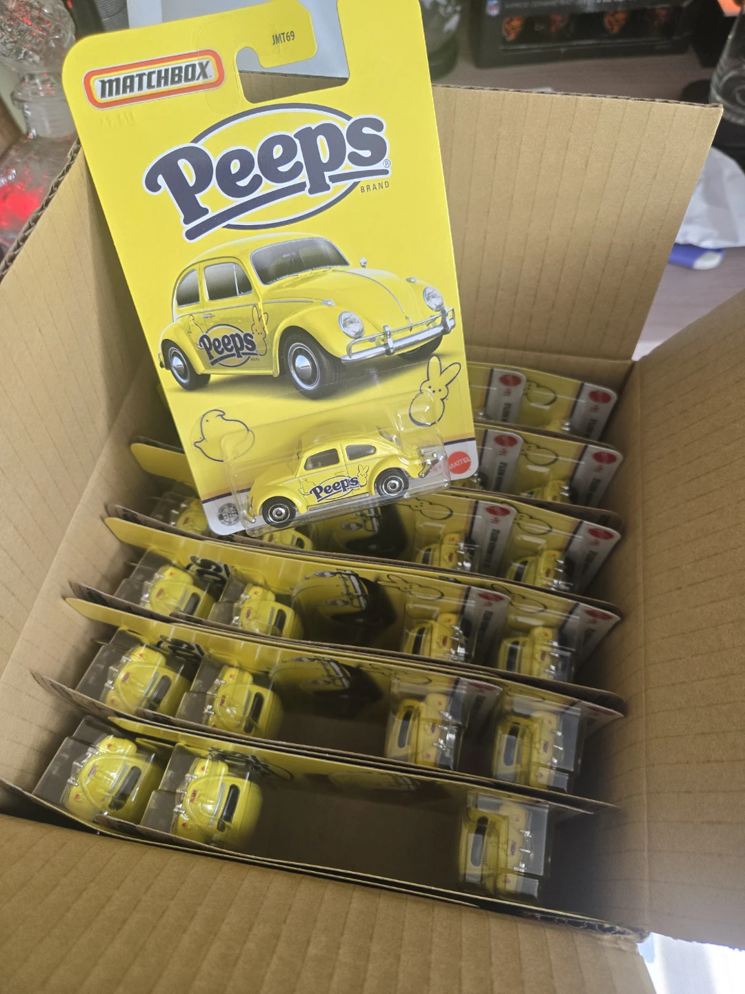 Matchbox '62 Volkswagen Beetle Peeps 1:64 Scale Toy Car - photo 2
