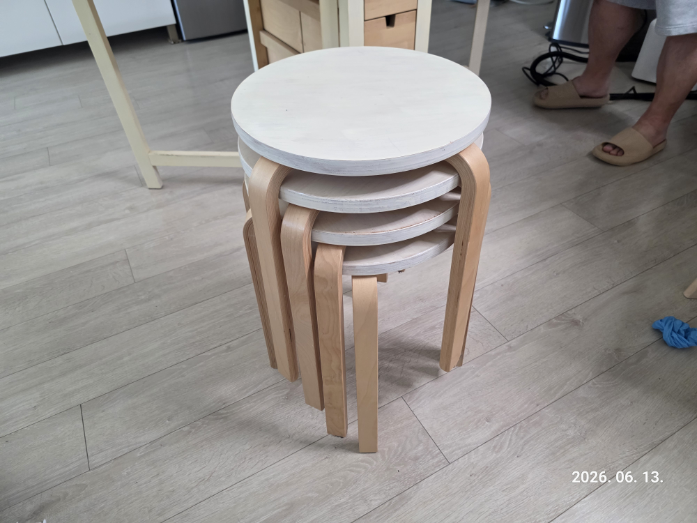 Foldable Dining Table with Stools - photo 3