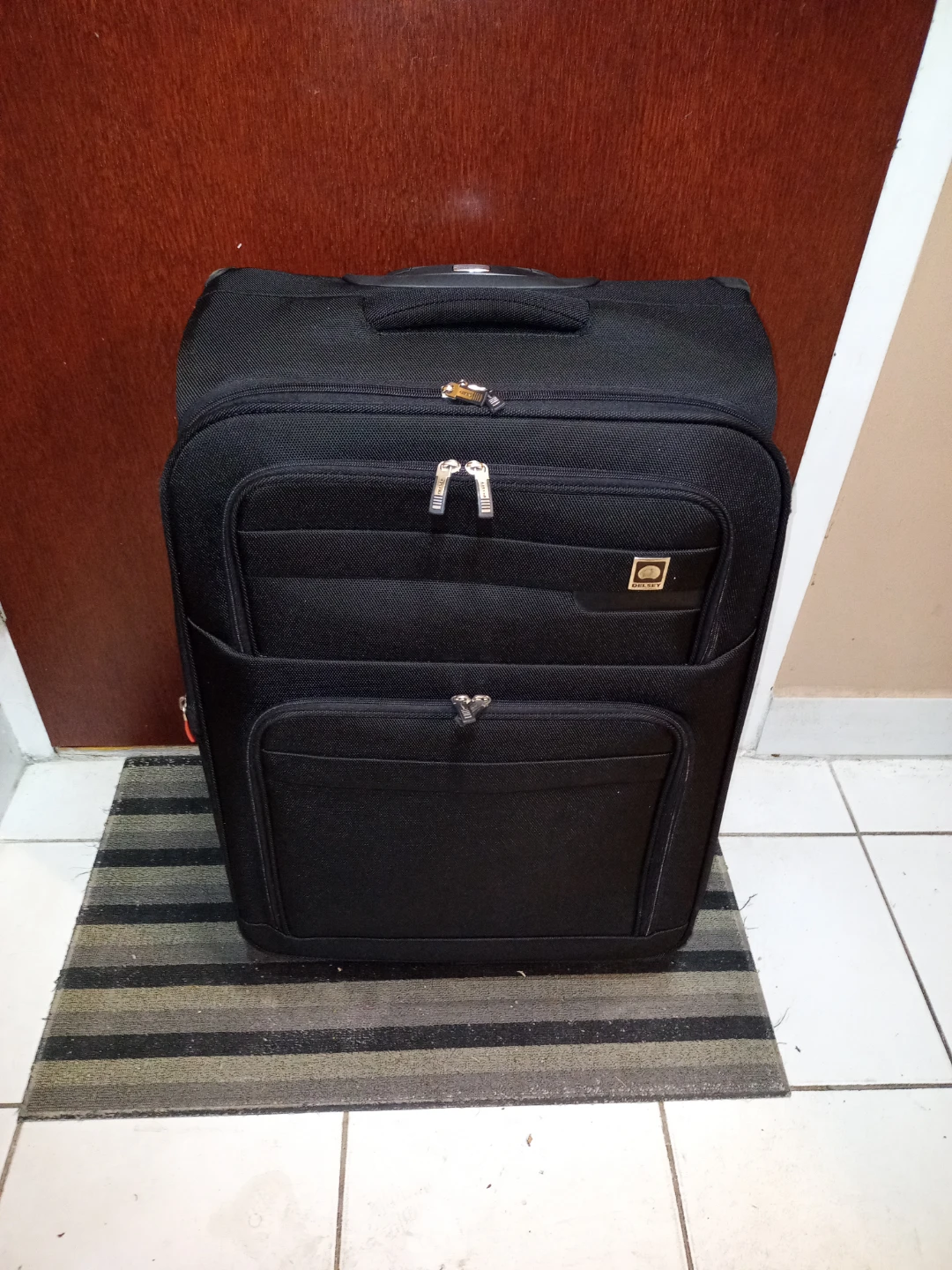Luggage With Swivel Wheels