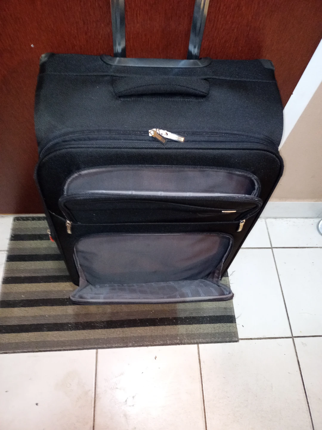 Luggage With Swivel Wheels - photo 4