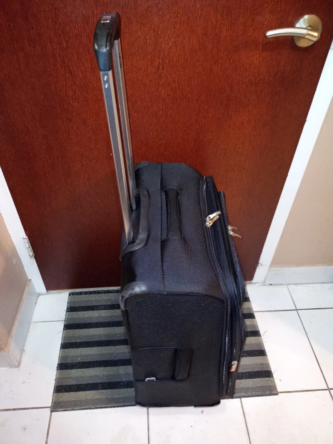 Luggage With Swivel Wheels - photo 5
