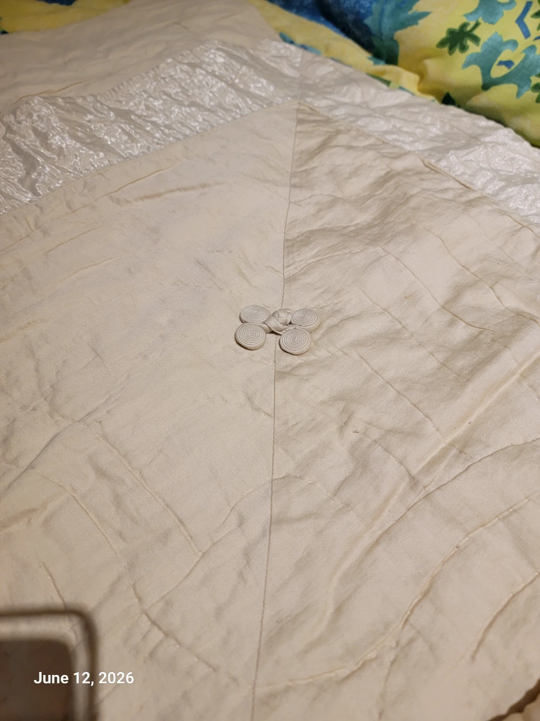 Cream Quilted Bedspread with Floral Embroidery - photo 5