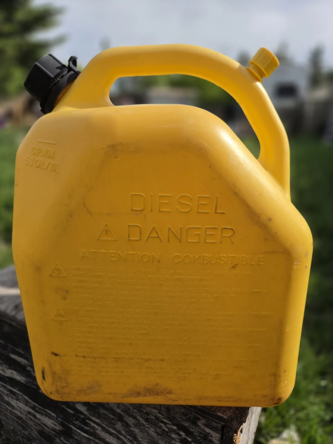 Yellow Diesel Fuel Can 20L / 5.3 Gallons - photo 3