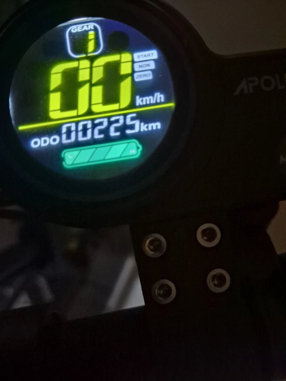 Apollo City Electric Scooter - ONLY 225 KM - Like New Condition! - photo 5